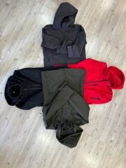 Siyah SoftShell Su ve Rüzgar Geçirmez Mont